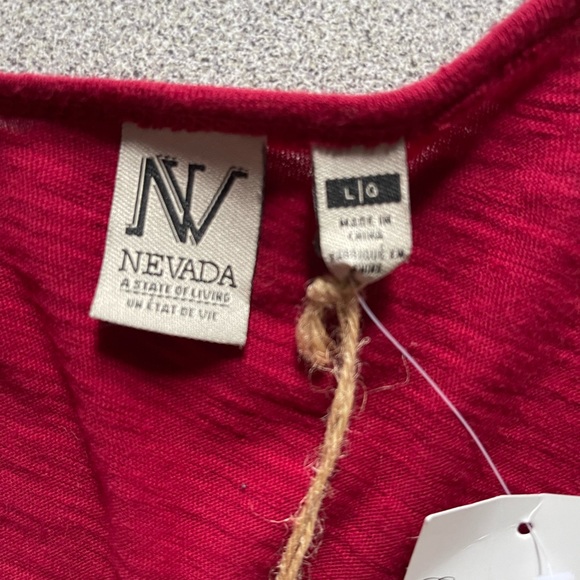 Nevada Red Studded Shoulder Top Size Large - Picture 6 of 9